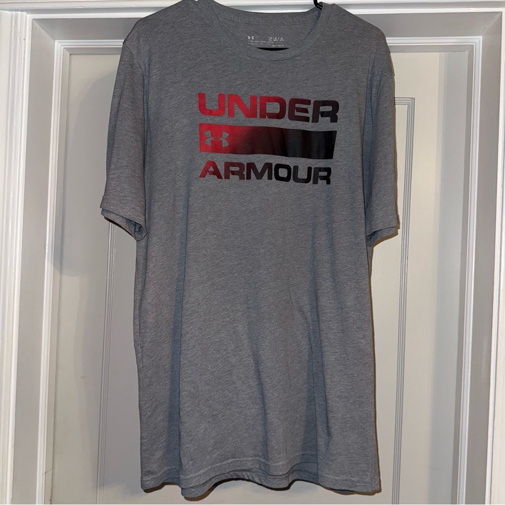 Under Armour Men's T-Shirt in Gray with Red Logo